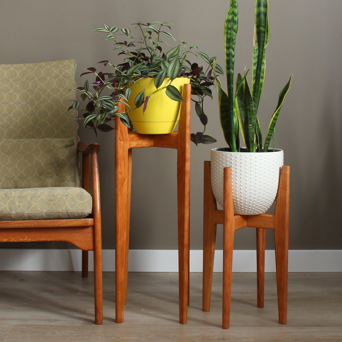 Standard height stands 16",20",24"